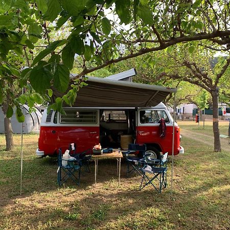 Retro Vw Kombi T2 Campervan L'Hospitalet de Llobregat Extérieur photo